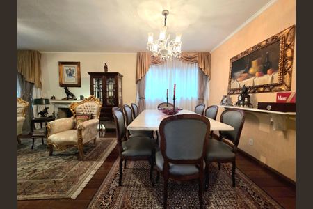 Apartamento para alugar com 200m², 4 quartos e 3 vagas Apartamento para alugar com 200m², 4 quartos e 3 vagasSala