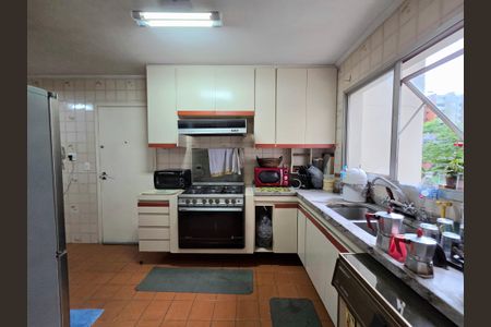 Apartamento para alugar com 200m², 4 quartos e 3 vagas Apartamento para alugar com 200m², 4 quartos e 3 vagasCozinha