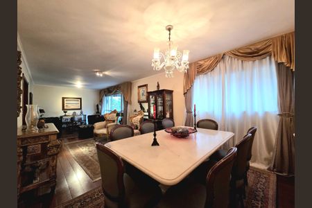 Apartamento para alugar com 200m², 4 quartos e 3 vagas Apartamento para alugar com 200m², 4 quartos e 3 vagasSala