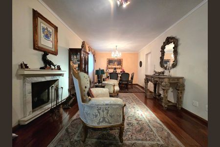 Apartamento para alugar com 200m², 4 quartos e 3 vagas Apartamento para alugar com 200m², 4 quartos e 3 vagasSala