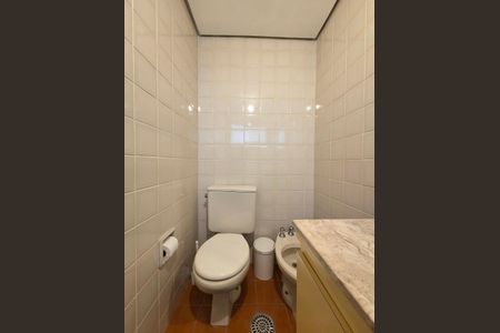 Apartamento para alugar com 200m², 4 quartos e 3 vagas Apartamento para alugar com 200m², 4 quartos e 3 vagasBanheiro da Suíte 3