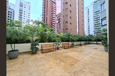 Apartamento para alugar com 200m², 4 quartos e 3 vagas Apartamento para alugar com 200m², 4 quartos e 3 vagasÁrea externa