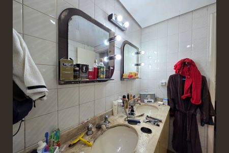 Apartamento para alugar com 200m², 4 quartos e 3 vagas Apartamento para alugar com 200m², 4 quartos e 3 vagasBanheiro da Suíte 4