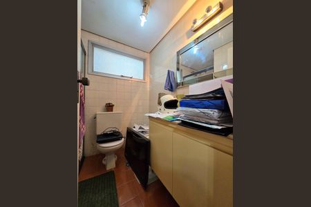 Apartamento para alugar com 200m², 4 quartos e 3 vagas Apartamento para alugar com 200m², 4 quartos e 3 vagasBanheiro da Suíte 1