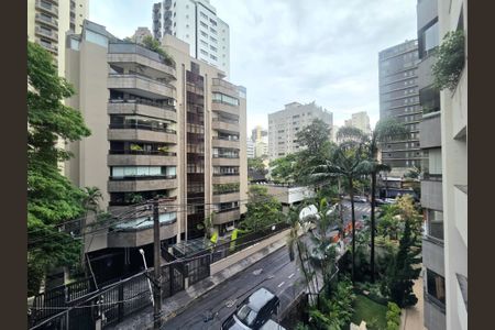 Apartamento para alugar com 200m², 4 quartos e 3 vagas Apartamento para alugar com 200m², 4 quartos e 3 vagasVista da Sala