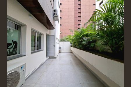 Apartamento para alugar com 200m², 4 quartos e 3 vagas Apartamento para alugar com 200m², 4 quartos e 3 vagasÁrea externa