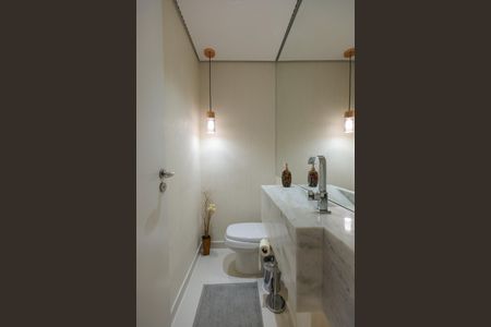 Apartamento à venda com 178m², 3 quartos e 4 vagas Apartamento à venda com 178m², 3 quartos e 4 vagasLavabo