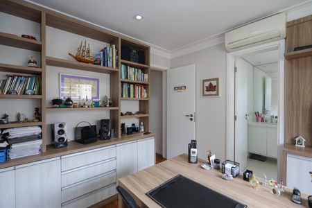 Apartamento à venda com 178m², 3 quartos e 4 vagas Apartamento à venda com 178m², 3 quartos e 4 vagasSuíte 2