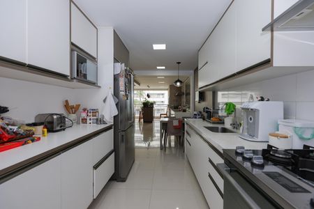 Apartamento à venda com 178m², 3 quartos e 4 vagas Apartamento à venda com 178m², 3 quartos e 4 vagasCozinha