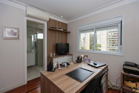 Apartamento à venda com 178m², 3 quartos e 4 vagas Apartamento à venda com 178m², 3 quartos e 4 vagasSuíte 2