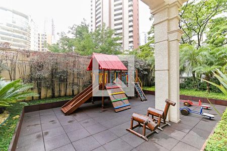 Apartamento à venda com 178m², 3 quartos e 4 vagas Apartamento à venda com 178m², 3 quartos e 4 vagasÁrea comum - Playground