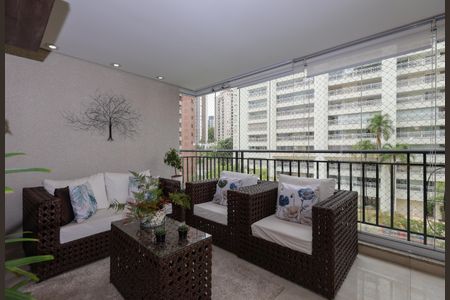 Apartamento à venda com 178m², 3 quartos e 4 vagas Apartamento à venda com 178m², 3 quartos e 4 vagasSala