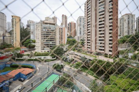Apartamento à venda com 178m², 3 quartos e 4 vagas Apartamento à venda com 178m², 3 quartos e 4 vagasVista da Suíte 2