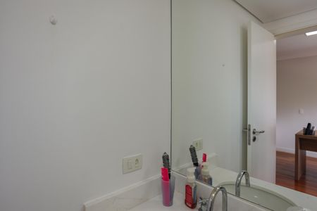 Apartamento à venda com 178m², 3 quartos e 4 vagas Apartamento à venda com 178m², 3 quartos e 4 vagasBanheiro da Suíte 2