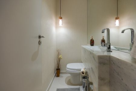 Apartamento à venda com 178m², 3 quartos e 4 vagas Apartamento à venda com 178m², 3 quartos e 4 vagasLavabo