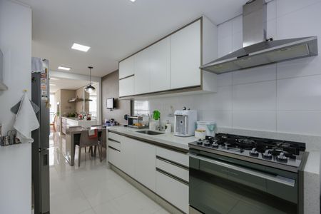 Apartamento à venda com 178m², 3 quartos e 4 vagas Apartamento à venda com 178m², 3 quartos e 4 vagasCozinha