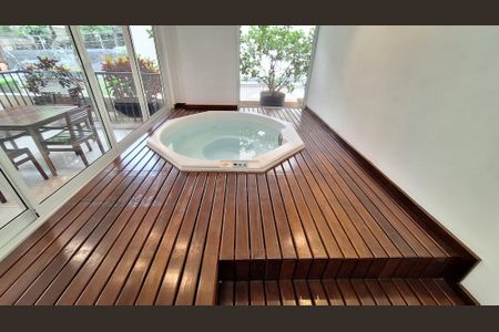 Apartamento para alugar com 160m², 4 quartos e 3 vagas Apartamento para alugar com 160m², 4 quartos e 3 vagasSpa