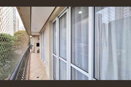 Apartamento para alugar com 160m², 4 quartos e 3 vagas Apartamento para alugar com 160m², 4 quartos e 3 vagasVaranda