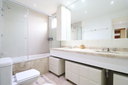 Apartamento para alugar com 160m², 4 quartos e 3 vagasBanheiro da Suíte 3