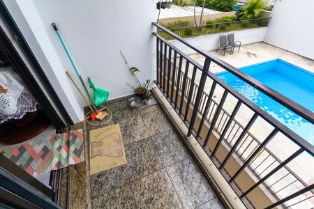 Apartamento à venda com 86m², 3 quartos e 1 vaga Apartamento à venda com 86m², 3 quartos e 1 vagaVaranda