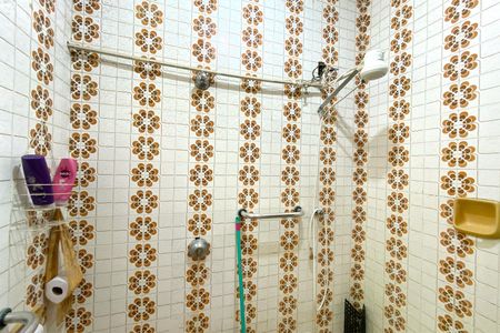 Casa à venda com 360m², 2 quartos e 2 vagasBanheiro