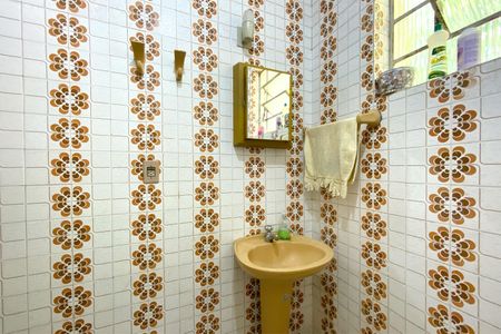 Casa à venda com 360m², 2 quartos e 2 vagasBanheiro