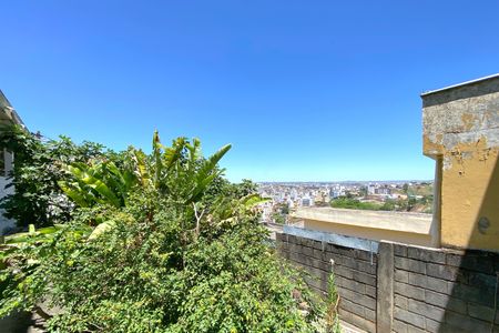 Casa à venda com 360m², 2 quartos e 2 vagasVista