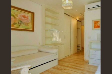 Casa de Condomínio à venda com 4 quartos, 350m² em Jardim Cordeiro, São Paulo