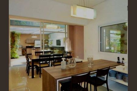 Casa de Condomínio à venda com 4 quartos, 350m² em Jardim Cordeiro, São Paulo