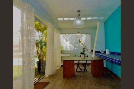 Casa de Condomínio à venda com 4 quartos, 350m² em Jardim Cordeiro, São Paulo