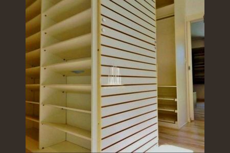 Casa de condomínio à venda com 350m², 4 quartos e 8 vagas