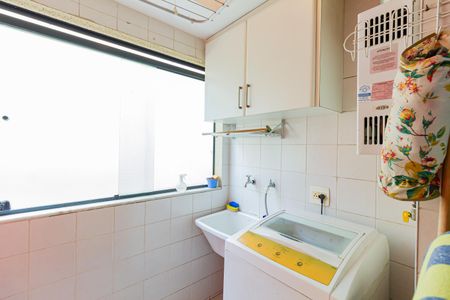 Apartamento à venda com 72m², 2 quartos e 1 vagaÁrea de Serviço