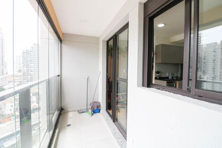 Varanda de kitnet/studio para alugar com 1 quarto, 30m² em Jardim das Acacias, São Paulo