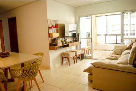 Sala de apartamento para alugar com 3 quartos, 94m² em Jardim Goiás, Goiânia