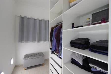 Casa à venda com 195m², 2 quartos e 5 vagasSuíte - Closet