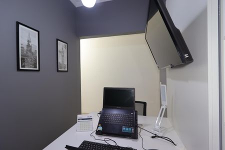 Casa à venda com 195m², 2 quartos e 5 vagasEscritório