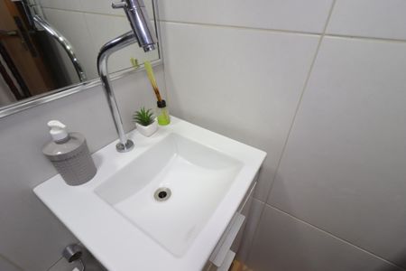 Casa à venda com 195m², 2 quartos e 5 vagasBanheiro Social - Pia