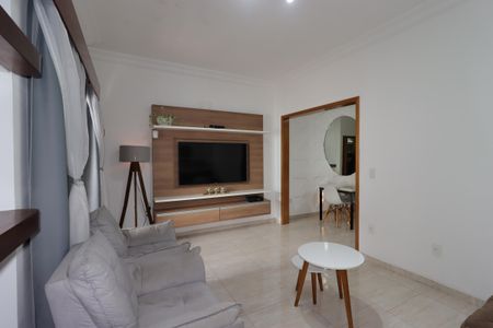 Casa à venda com 195m², 2 quartos e 5 vagasSala