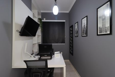 Casa à venda com 195m², 2 quartos e 5 vagasEscritório