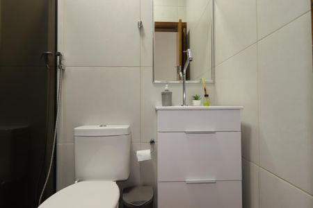 Casa à venda com 195m², 2 quartos e 5 vagasBanheiro Social