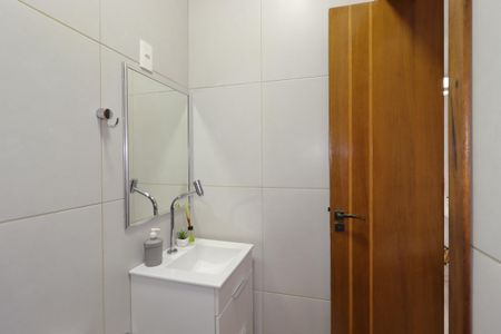 Casa à venda com 195m², 2 quartos e 5 vagasBanheiro Social
