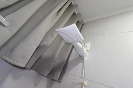 Casa à venda com 195m², 2 quartos e 5 vagasBanheiro Social - Chuveiro