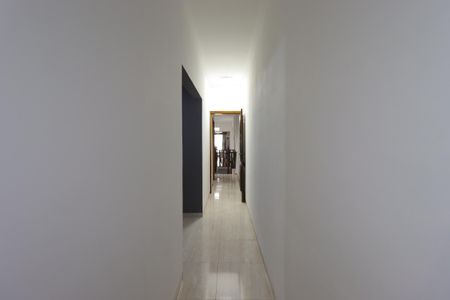 Casa à venda com 195m², 2 quartos e 5 vagasCorredor