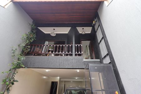Casa à venda com 195m², 2 quartos e 5 vagasFachada interna