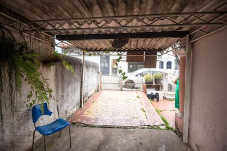 Garagem de casa à venda com 2 quartos, 600m² em Vila Vitorio Mazzei, São Paulo