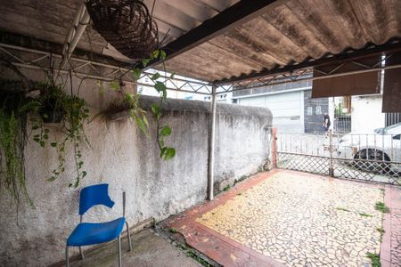 Garagem de casa à venda com 2 quartos, 600m² em Vila Vitorio Mazzei, São Paulo
