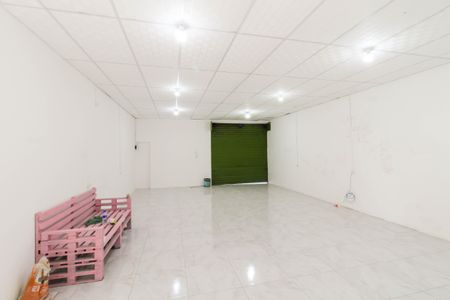 Casa à venda com 306m², 2 quartos e 1 vaga Casa à venda com 306m², 2 quartos e 1 vagaGaragem