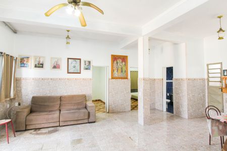 Casa à venda com 306m², 2 quartos e 1 vaga Casa à venda com 306m², 2 quartos e 1 vagaSala/Cozinha
