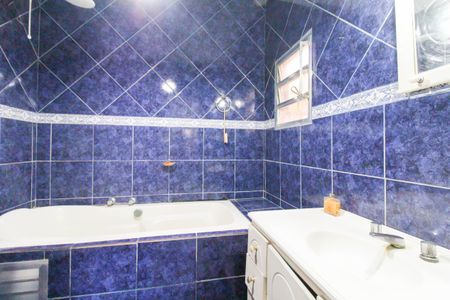 Casa à venda com 306m², 2 quartos e 1 vaga Casa à venda com 306m², 2 quartos e 1 vagaBanheiro