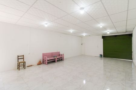 Casa à venda com 306m², 2 quartos e 1 vaga Casa à venda com 306m², 2 quartos e 1 vagaGaragem